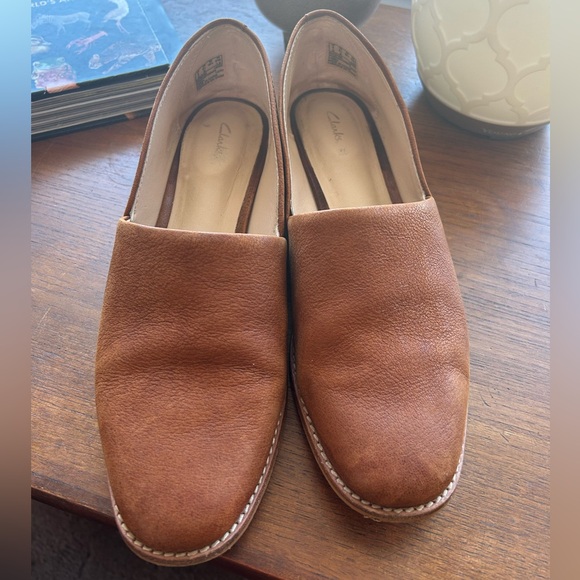 Clarks Pure Easy Leather Flats. (003) - Picture 4 of 7